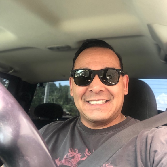 Profile Picture of Steven Flores (@sflores7798) on Poshmark