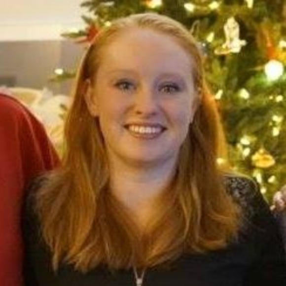 Profile Picture of Tess Wrzesinski (@theresawrz) on Poshmark