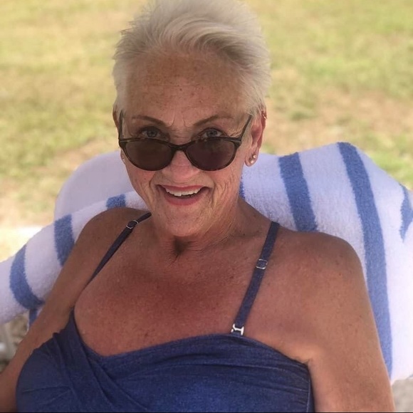 Profile Picture of Pamela Hatchett (@pth506) on Poshmark
