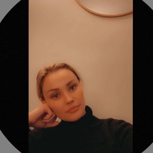 Profile Picture of Kim Frazer (@kimfrazer510) on Poshmark