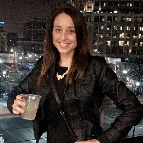 Profile Picture of Melissa Chirchirillo (@melchirchirillo) on Poshmark