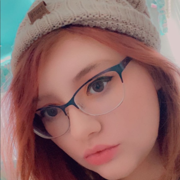 Profile Picture of Katelyn Dolan (@auroraskies1) on Poshmark