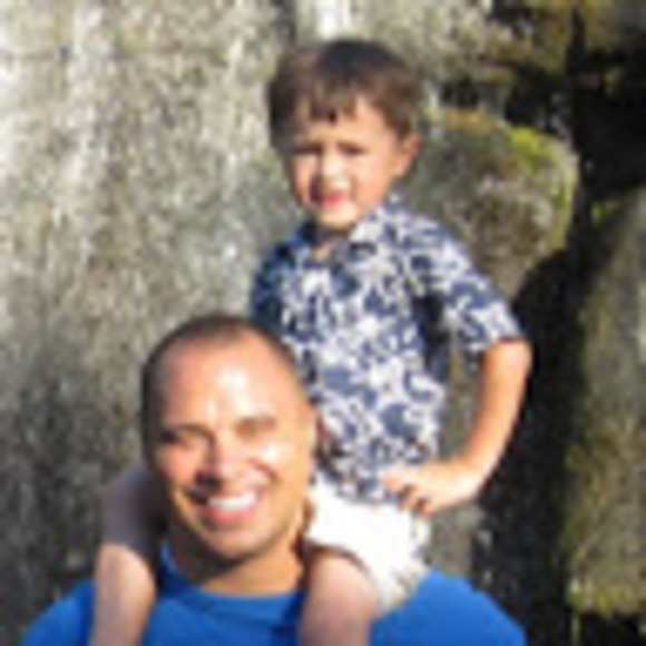 Profile Picture of David Moeai (@dmoeai) on Poshmark