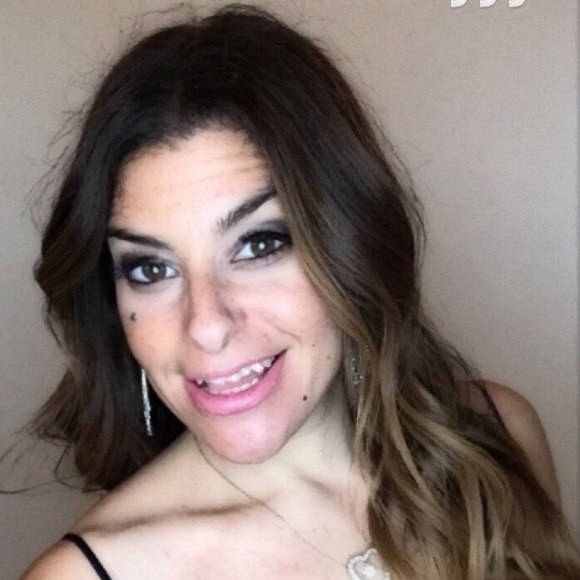 Suzanne Berzak - Poshmark Profile Picture of Suzanne Berzak (@sberzak64) on Poshmark