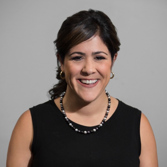 Profile Picture of Aley Bennardi (@redken21) on Poshmark