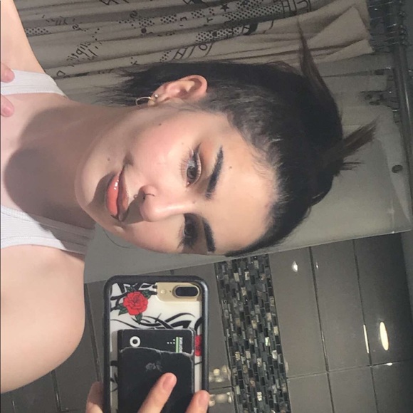 Emily Gregatto - Poshmark Profile Picture of Emily Gregatto (@huhhemily) on Poshmark