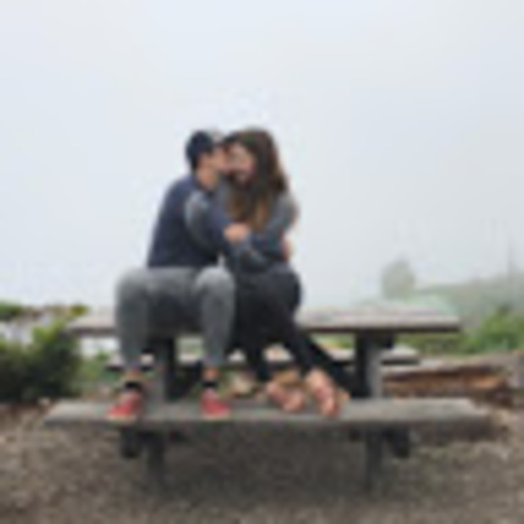 Profile Picture of Angela Root (@angela_root) on Poshmark