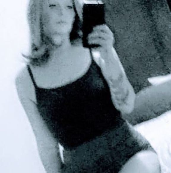 Profile Picture of Miranda Athay (@mirandaathay) on Poshmark