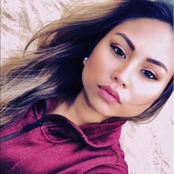 Profile Picture of Camille Coser (@ccoser) on Poshmark