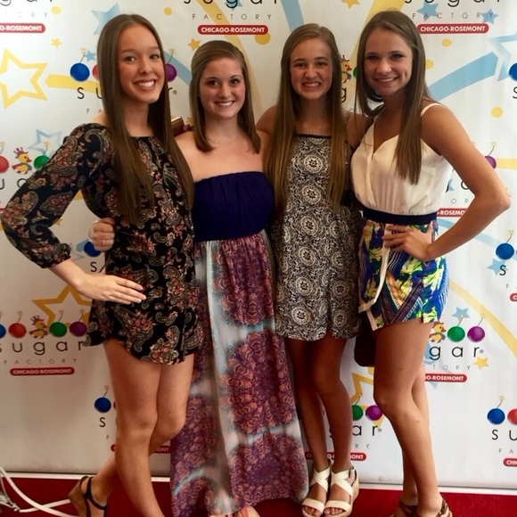 Profile Picture of Izzy Mohatt (@izzymohatt) on Poshmark