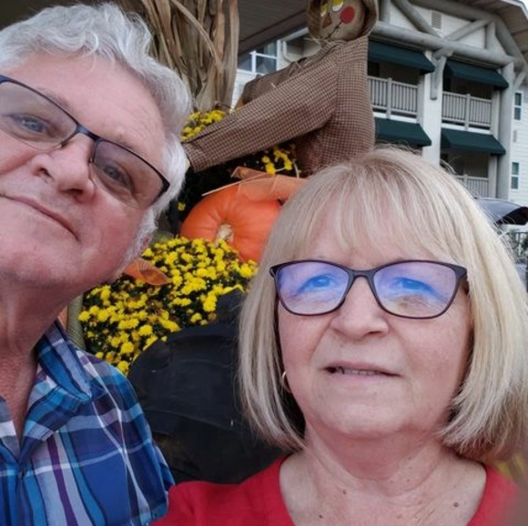 Profile Picture of Sharon Lowe (@sir_vile) on Poshmark