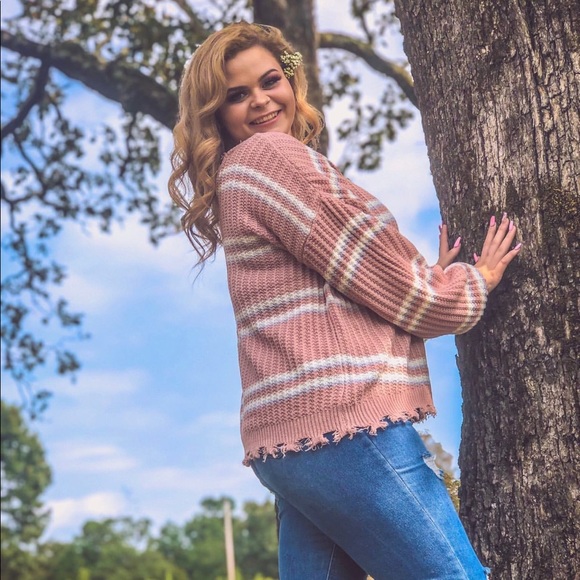 Profile Picture of Celsi Edgin (@celsiedgin) on Poshmark
