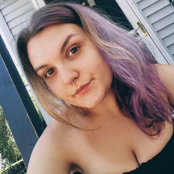 Profile Picture of Skylar Watson (@skylarwatson) on Poshmark
