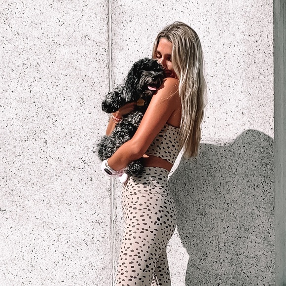 Profile Picture of Sophie Hessler (@sophiehessler) on Poshmark