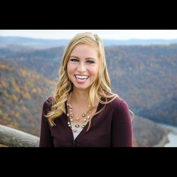 Kayte Skolka - Poshmark Profile Picture of Kayte Skolka (@krskolka) on Poshmark