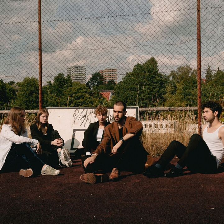 Profile Picture of June Calls (@junecalls) on Tiktok