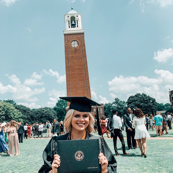 Profile Picture of Catherine Coffey (@clcoffey19) on Poshmark