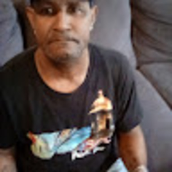 Profile Picture of Jose Encarnacion (@jencarnacion295) on Poshmark