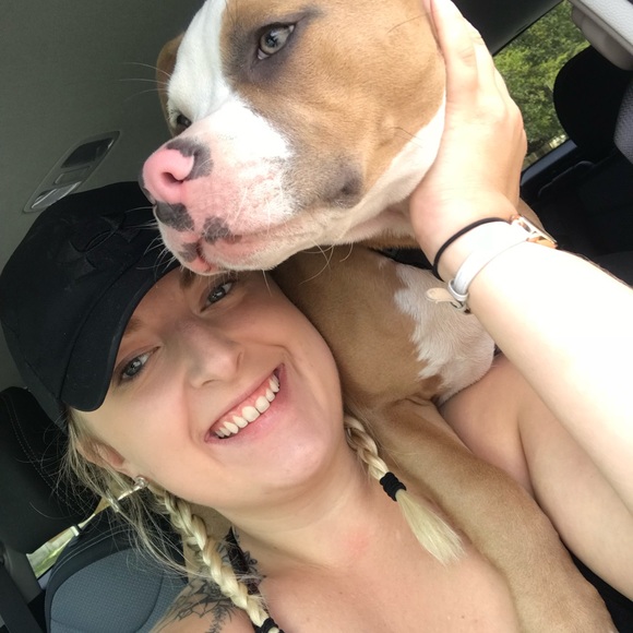 Profile Picture of Kara Goreth (@gorethk) on Poshmark