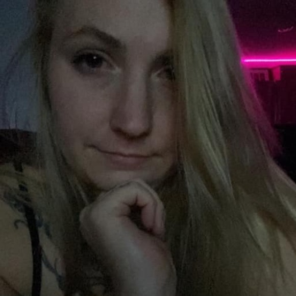 Profile Picture of Kayla Swales (@kluuuh503) on Poshmark