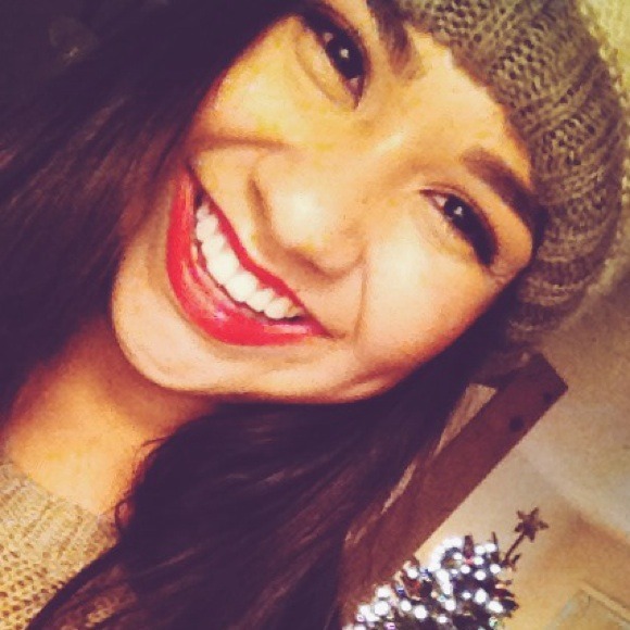 Profile Picture of Genesis Aguirre (@genesisaguirre) on Poshmark