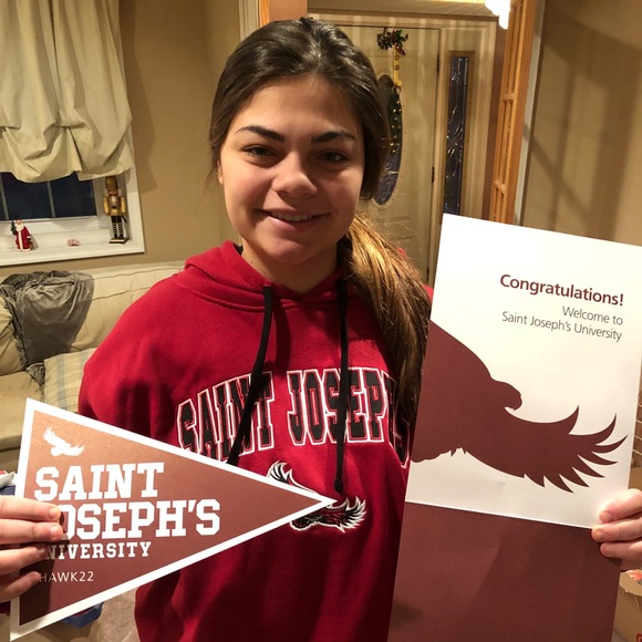 Sophia Checchia - Poshmark Profile Picture of Sophia Checchia (@sophchech) on Poshmark