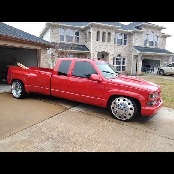 Profile Picture of Greg Castillo (@gregcastillo362) on Poshmark