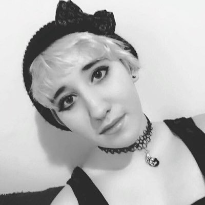 Profile Picture of Victoria Dow (@Phoenix_Dow666) on Twitter