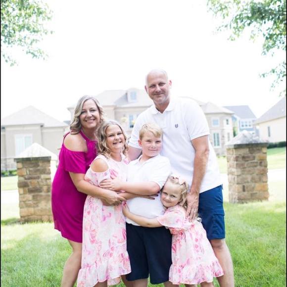 Profile Picture of Jennifer Doles (@jenrnscorp) on Poshmark