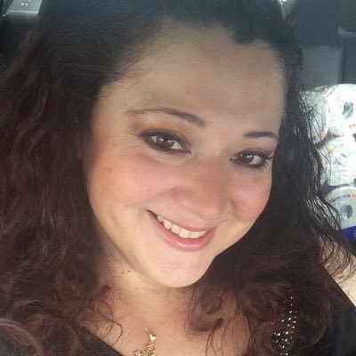 Profile Picture of Mary Jo Davila (@TupperChicUSA) on Twitter