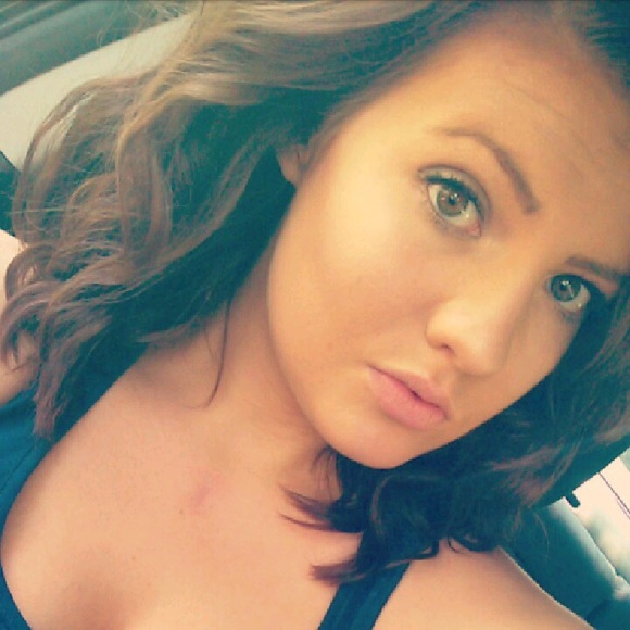 Profile Picture of Elizabeth Rantala (@eli123455) on Poshmark