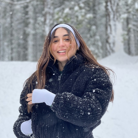 Profile Picture of Nedi Mouzourou (@nedimouzourou) on Poshmark