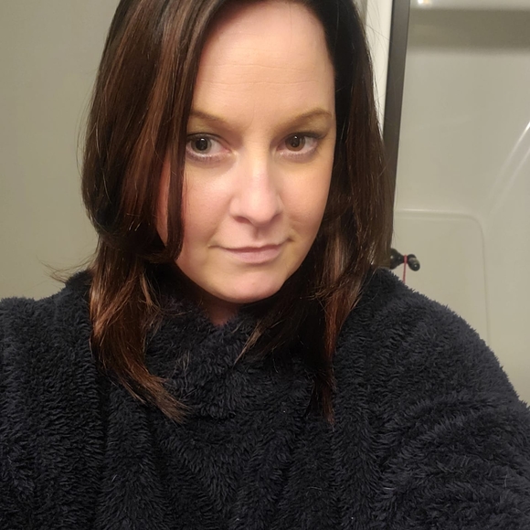 Profile Picture of Christin Hagler (@chagler16) on Poshmark