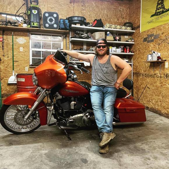 Profile Picture of Tyler Beasley (@tylerbeasley) on Poshmark