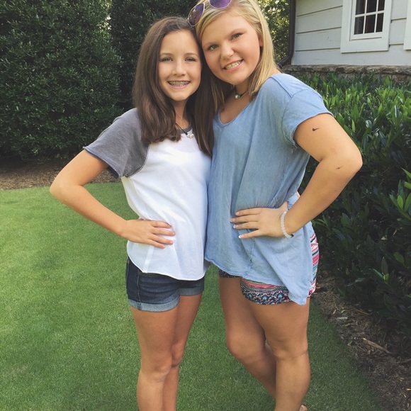 Profile Picture of Maddie Parsonnet (@maddieparsonnet) on Poshmark