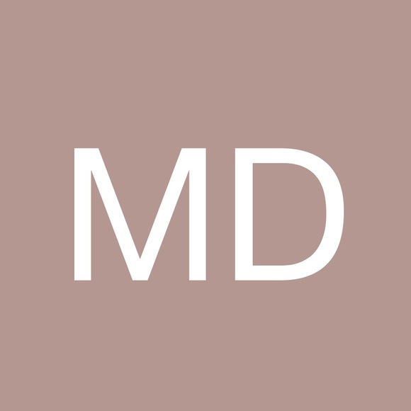 Profile Picture of Melissa Dykhuis (@m_dykhuis) on Poshmark