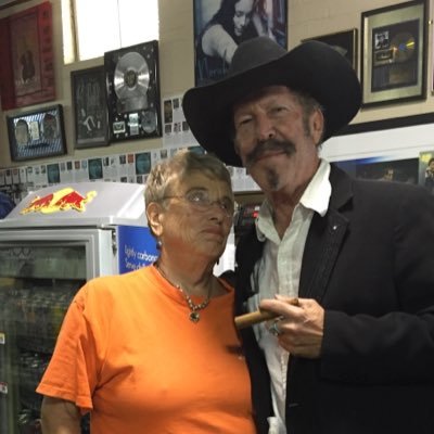 Profile Picture of Gayle Fallon (@Hft2415Gayle) on Twitter