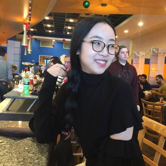 Profile Picture of Tong tong Li (@tina6666) on Poshmark