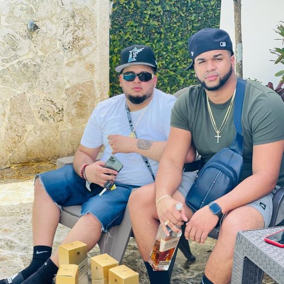 Profile Picture of Gilbert Acevedo (@gilbertacevedo) on Poshmark