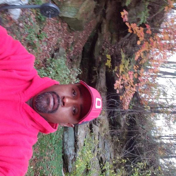 Profile Picture of James Garnes (@leegarnes) on Poshmark