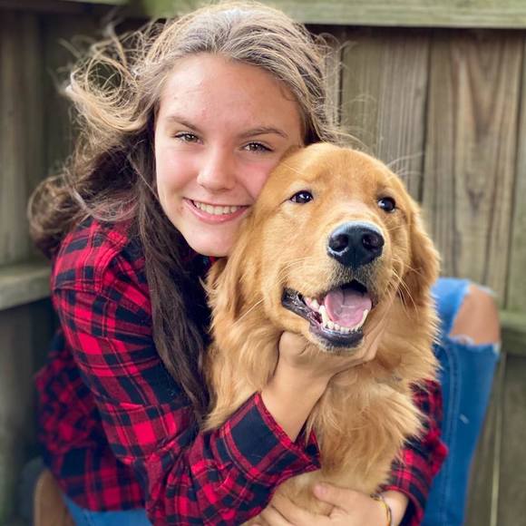 Chloe Bartlett - Poshmark Profile Picture of Chloe Bartlett (@chloebartlet902) on Poshmark