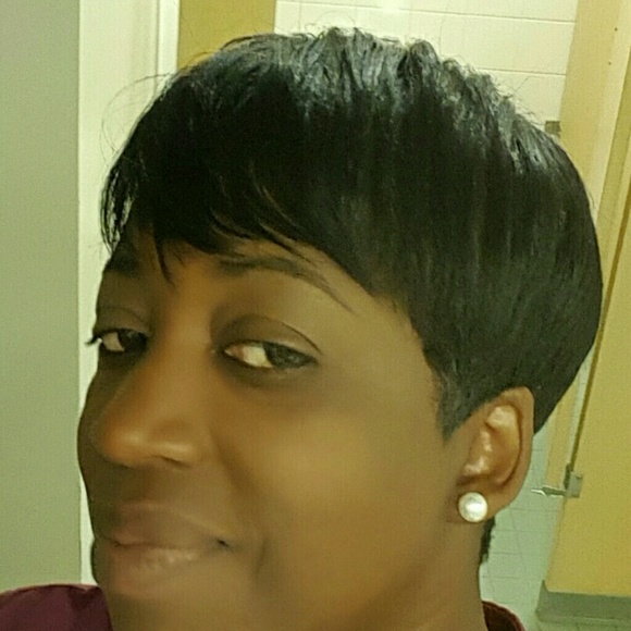 Profile Picture of Joan Ellis (@lilley33) on Poshmark