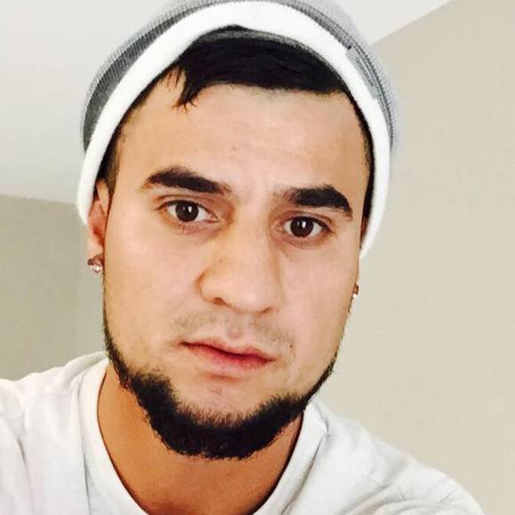 Profile Picture of Edgardo Perez (@edgardoperez90) on Poshmark