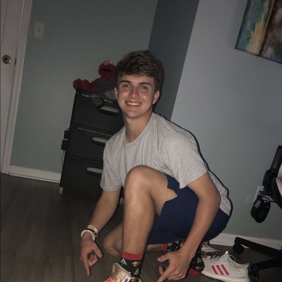 Profile Picture of Andrew Mcalpine (@a13mcalpine) on Poshmark