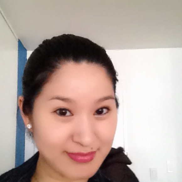 Profile Picture of Winnie Qian (@pooh0424) on Poshmark