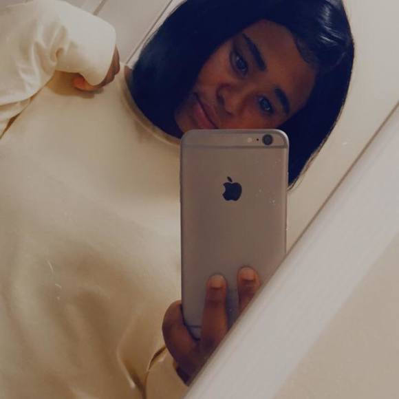 Profile Picture of Raniqua Thomas (@peachesjan) on Poshmark