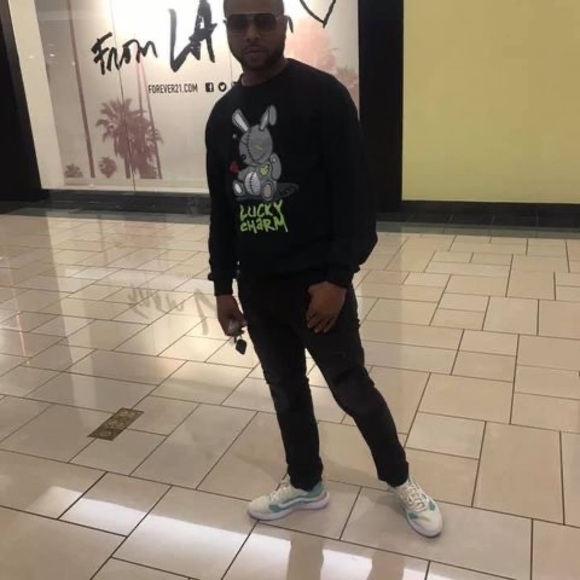 Profile Picture of Ricky Bonfield (@rickybonfield) on Poshmark