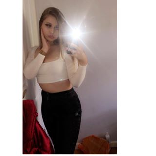 Profile Picture of Rebecca Howden (@becky.howden.7) on Facebook