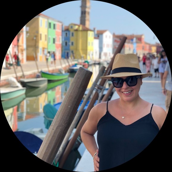 Profile Picture of Megan Scala (@megmarsca1976) on Poshmark