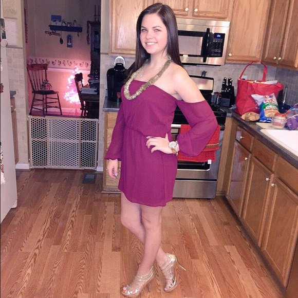 Profile Picture of Jessica Messenger (@jmessenger22) on Poshmark